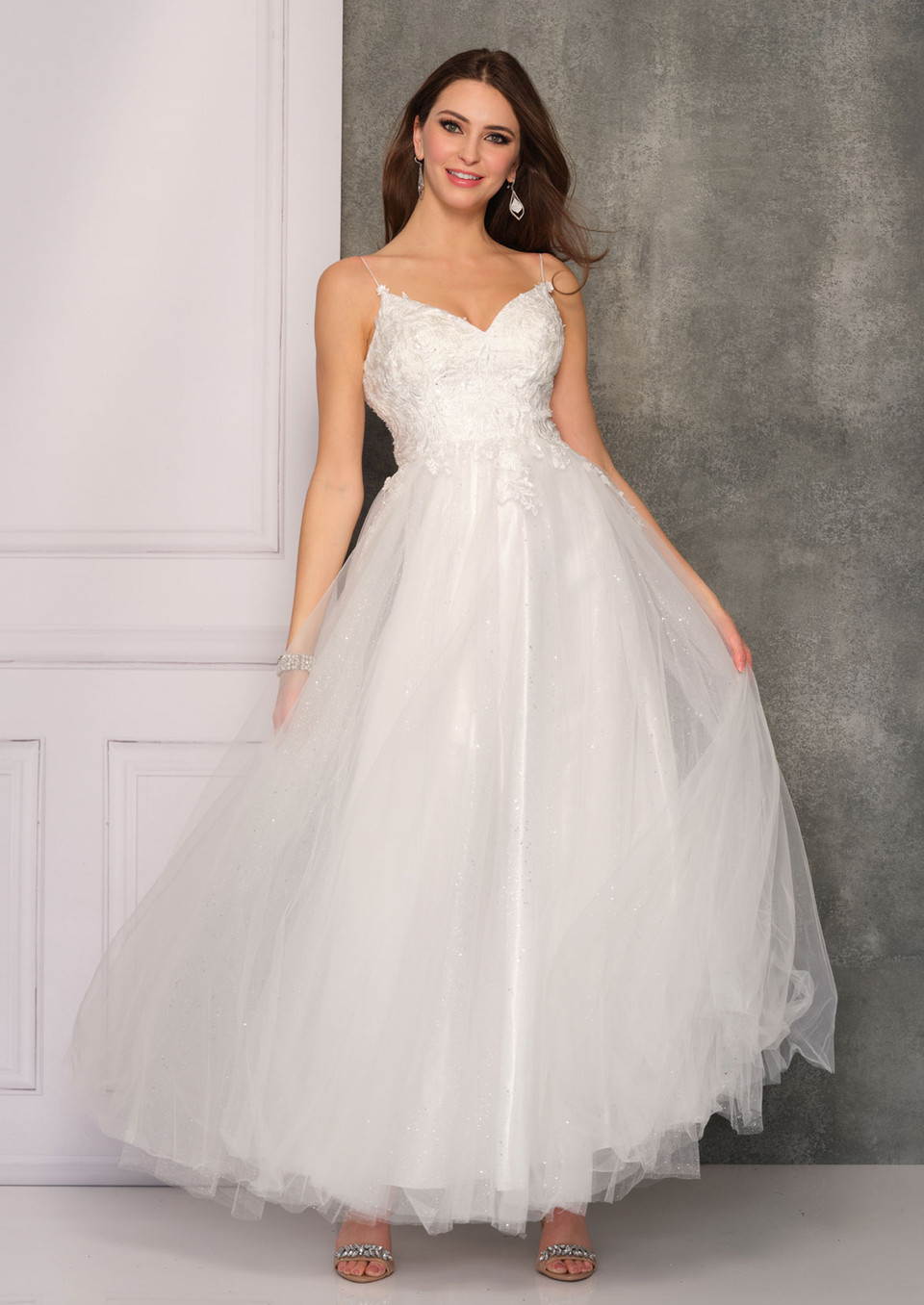 V-neck Slim-fit Bridal Gown